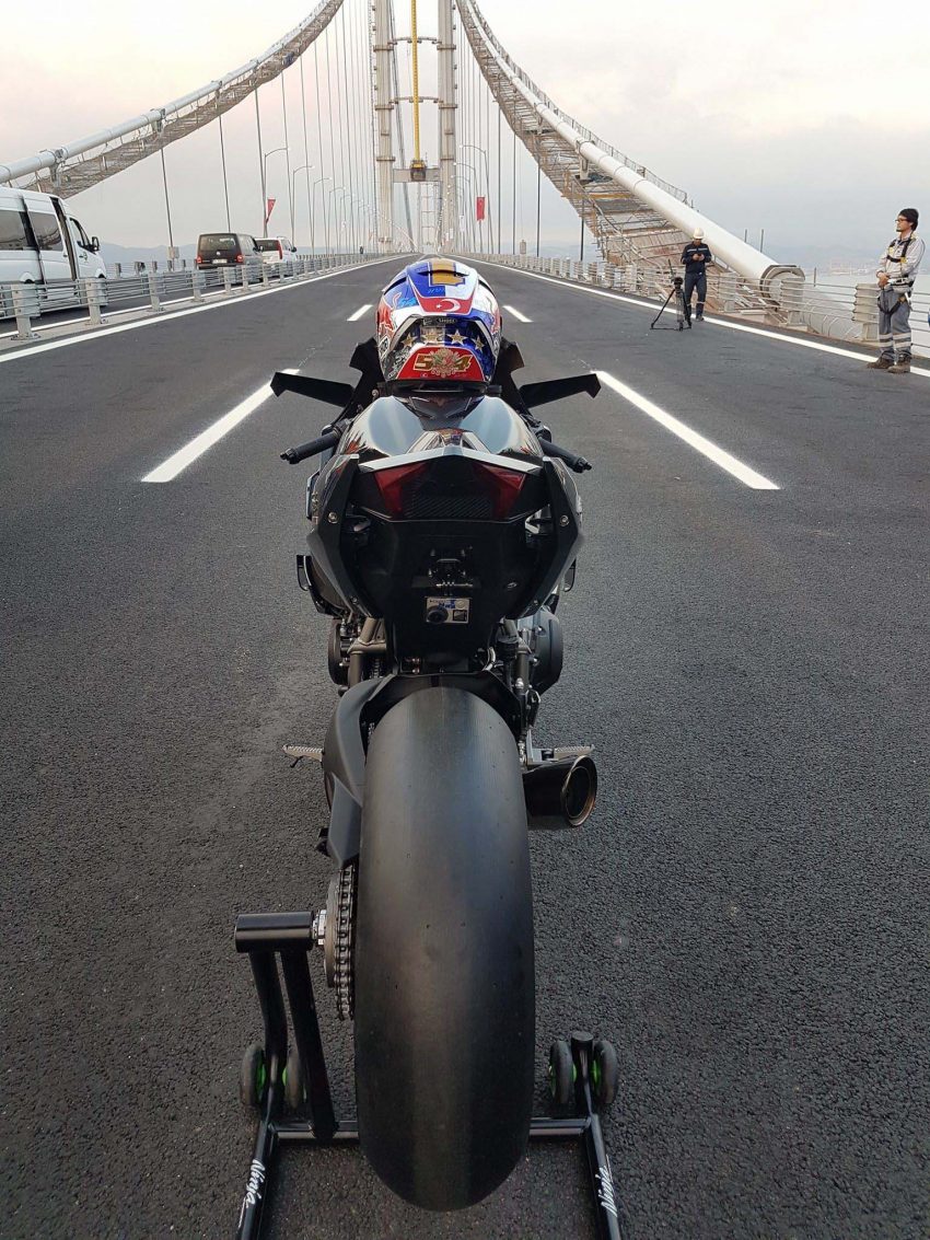 Turk Kenan Sofuoglu hits 400 km/h on Kawasaki H2R 515046