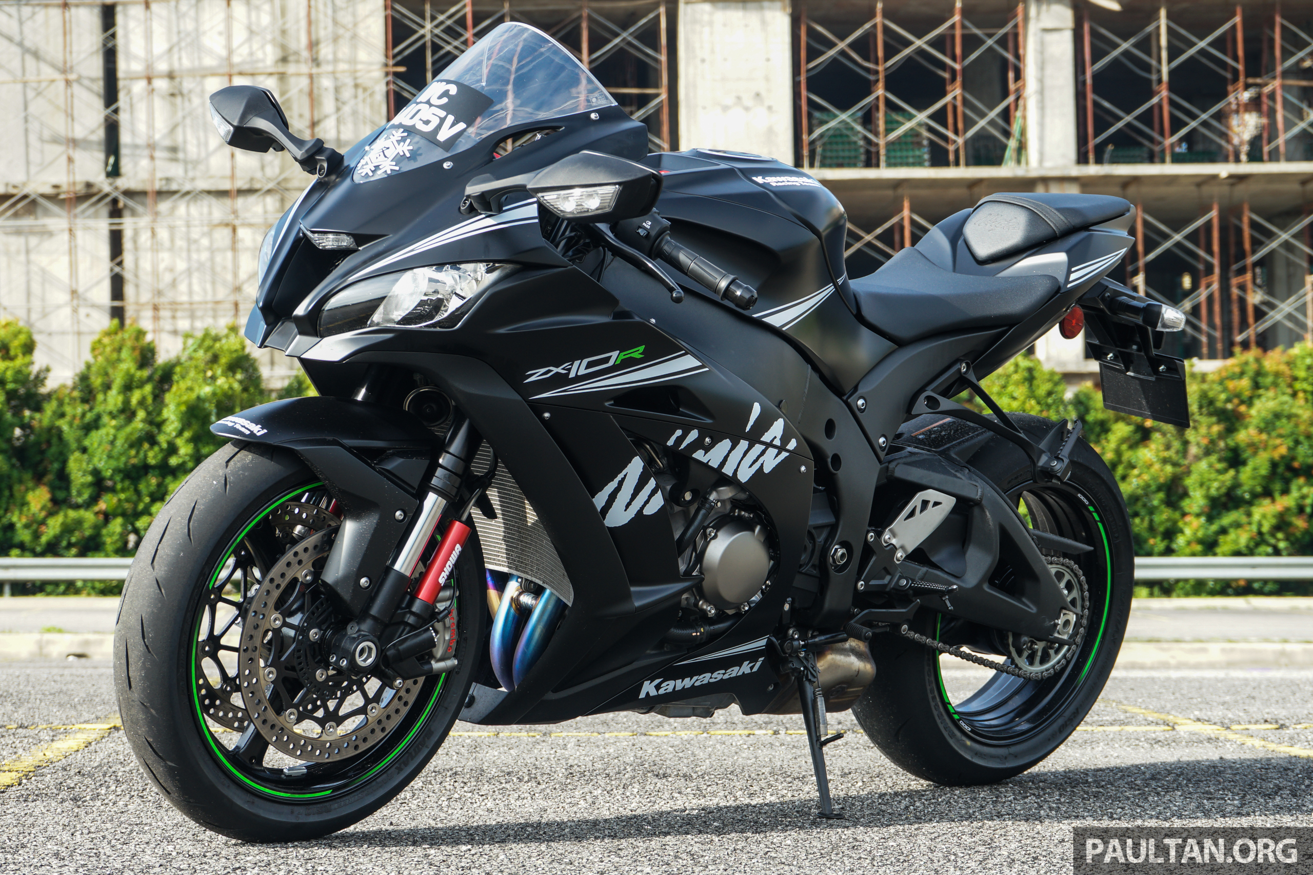 REVIEW 2016 Kawasaki Ninja ZX10R  road or race  paultanorg