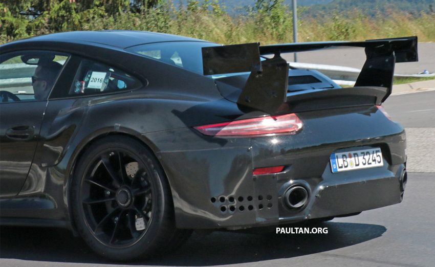 SPIED: Porsche 991 GT2 RS – more vents, more wings 518856