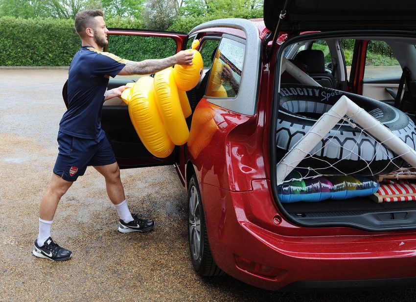 Arsenal players tackle ‘packing rage’ with Citroen 519158
