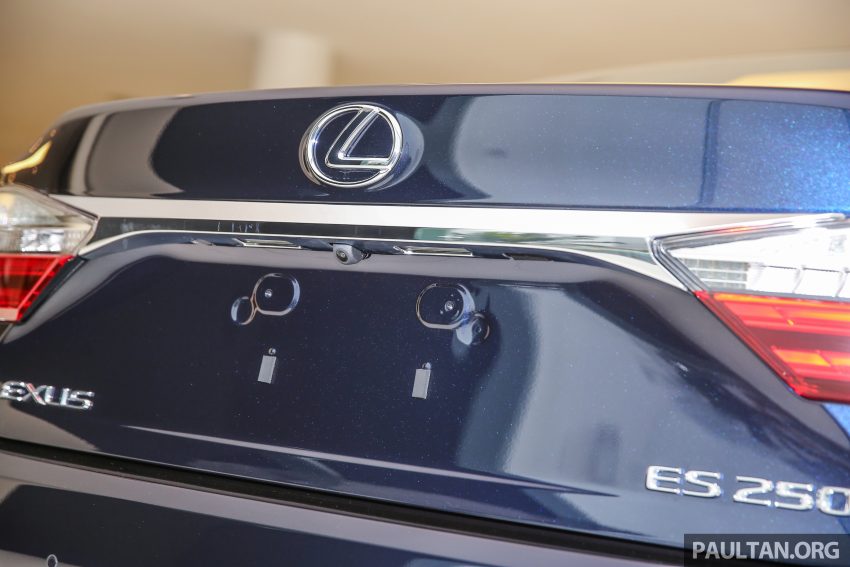 GALERI: Lexus ES 250 Luxury edisi terhad – dua warna eksklusif, kekemasan dalaman Bamboo, 50 unit 524049