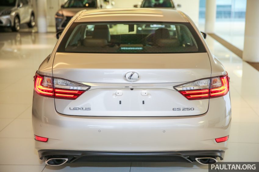 GALERI: Lexus ES 250 Luxury edisi terhad – dua warna eksklusif, kekemasan dalaman Bamboo, 50 unit 524069