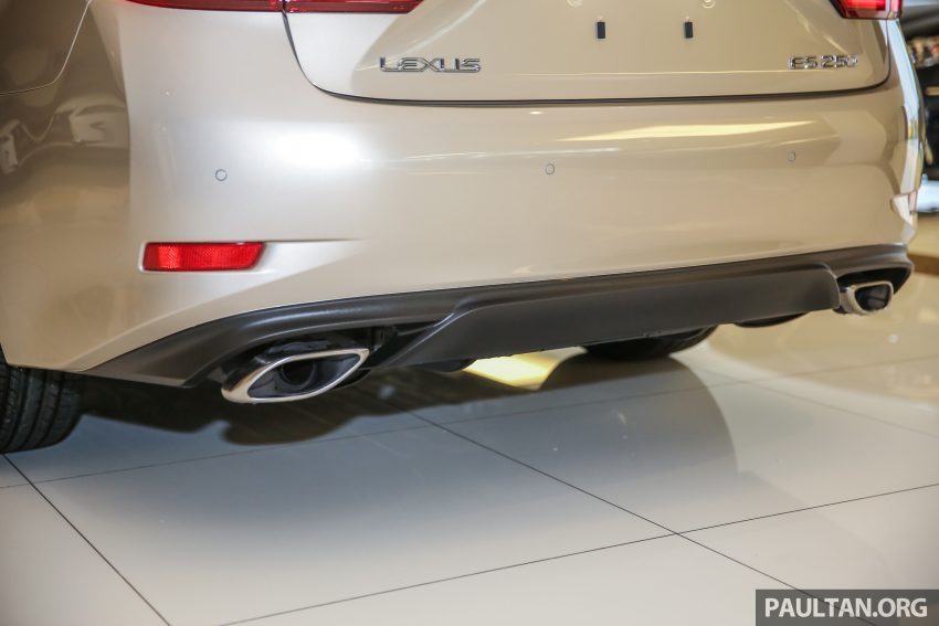 GALERI: Lexus ES 250 Luxury edisi terhad – dua warna eksklusif, kekemasan dalaman Bamboo, 50 unit 524077