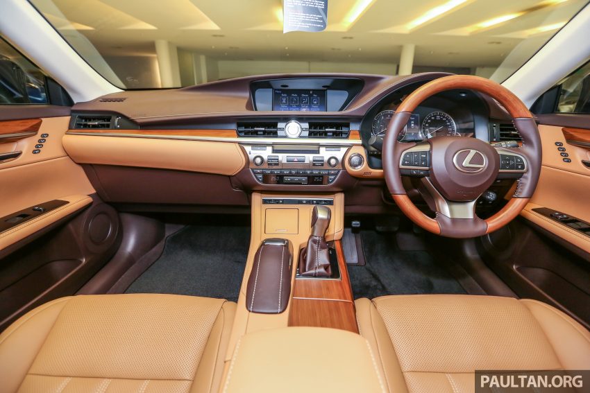 GALERI: Lexus ES 250 Luxury edisi terhad – dua warna eksklusif, kekemasan dalaman Bamboo, 50 unit 524108