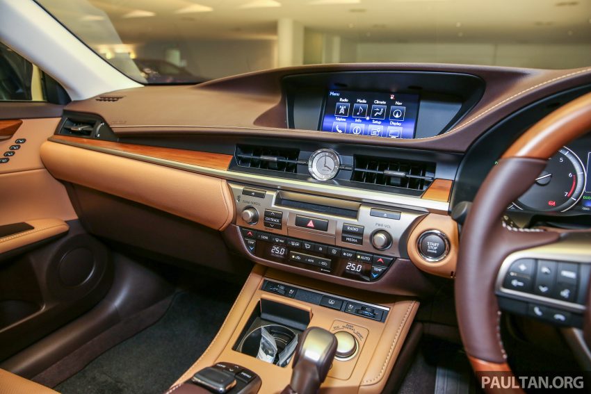 GALLERY: Lexus ES 250 Luxury limited edition – two exclusive colours, Bamboo interior trim, 50 units 523924