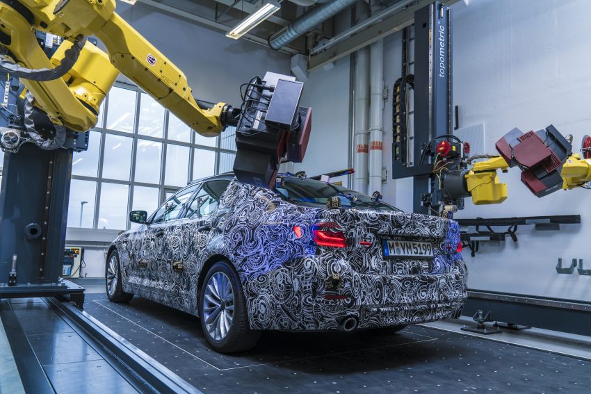 BMW reveals industry-first, fully-automated optical measuring cell – first use for the next-gen 5 Series 527157
