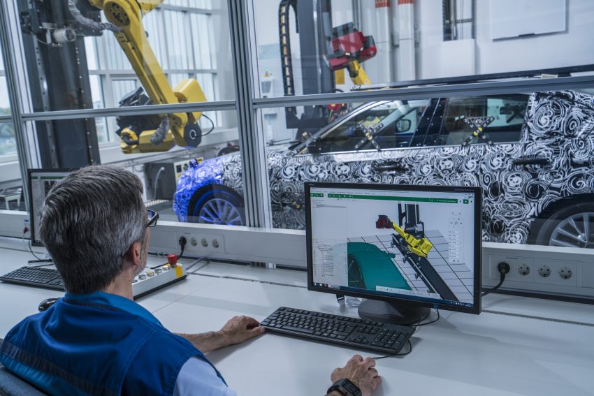 BMW reveals industry-first, fully-automated optical measuring cell – first use for the next-gen 5 Series 527163