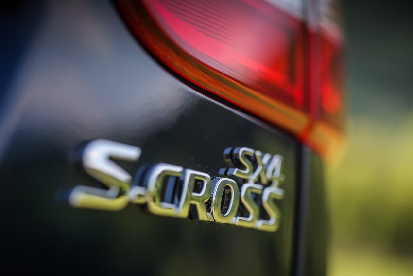 Suzuki S-Cross facelift launched in Italy with turbos 523777