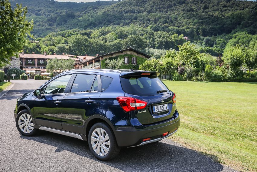 Suzuki S-Cross facelift launched in Italy with turbos 523778