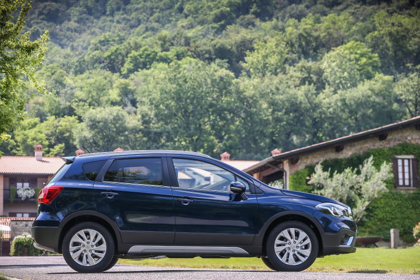 Suzuki S-Cross facelift launched in Italy with turbos 523784