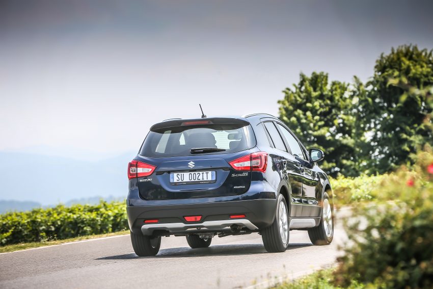 Suzuki S-Cross facelift launched in Italy with turbos 523810