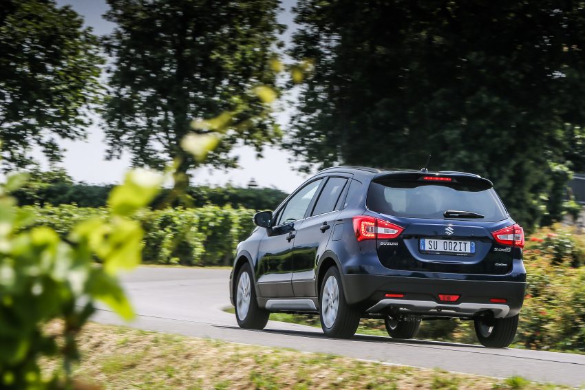 Suzuki S-Cross facelift launched in Italy with turbos 523813