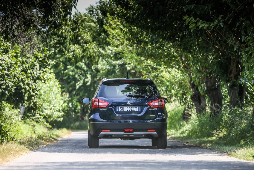 Suzuki S-Cross facelift launched in Italy with turbos 523820
