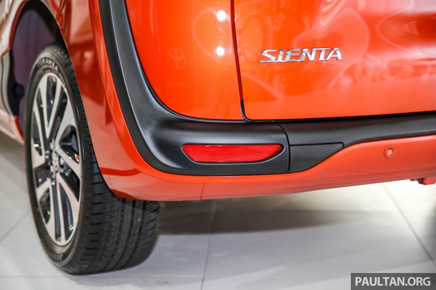 GALLERY: 2016 Toyota Sienta at Mitsui Outlet Park 516425