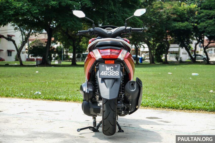 REVIEW: 2016 Yamaha NMax scooter – PCX150 killer? 518055