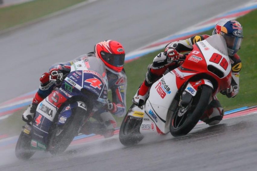 Super KIP crashes out in the wet at Brno Grand Prix 538395