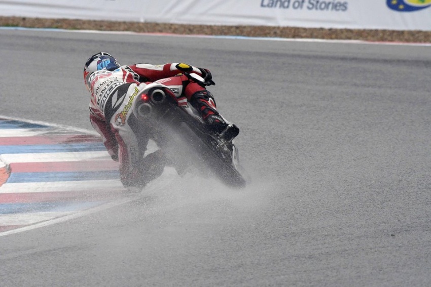 Super KIP crashes out in the wet at Brno Grand Prix 538393