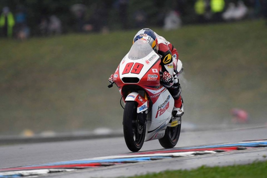 Super KIP crashes out in the wet at Brno Grand Prix 538391