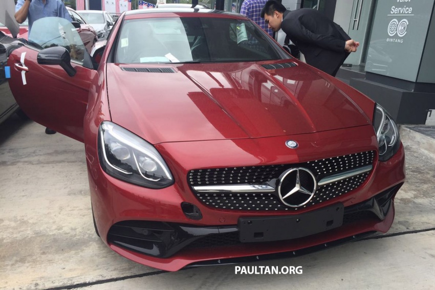 SPIED: Mercedes-Benz SLC in Malaysian showroom 541372