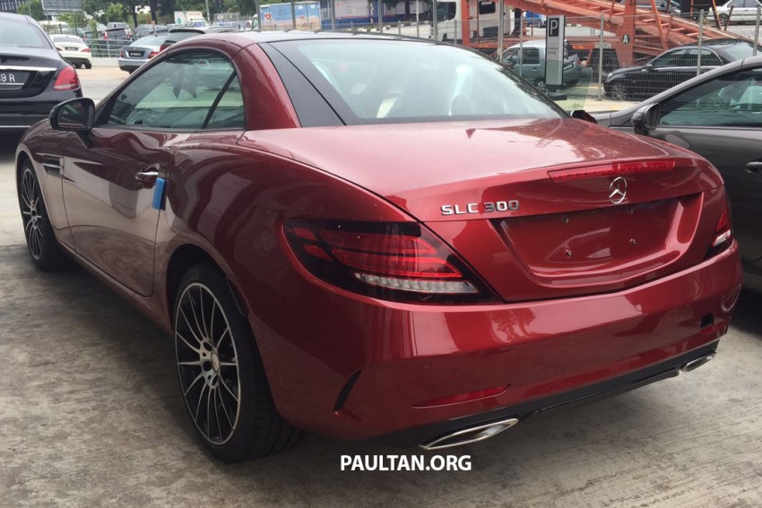 SPIED: Mercedes-Benz SLC in Malaysian showroom 541373