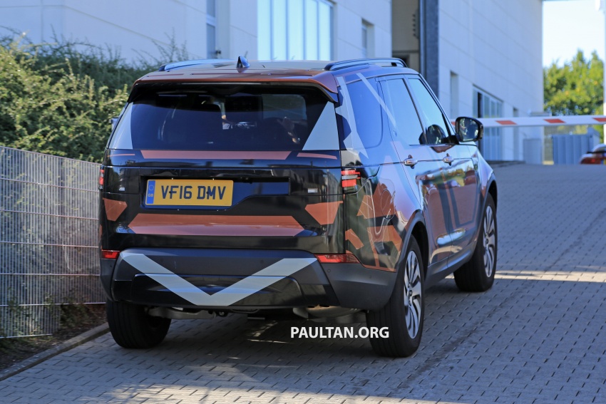 SPYSHOTS: 2017 Land Rover Discovery 5 almost nude 540201