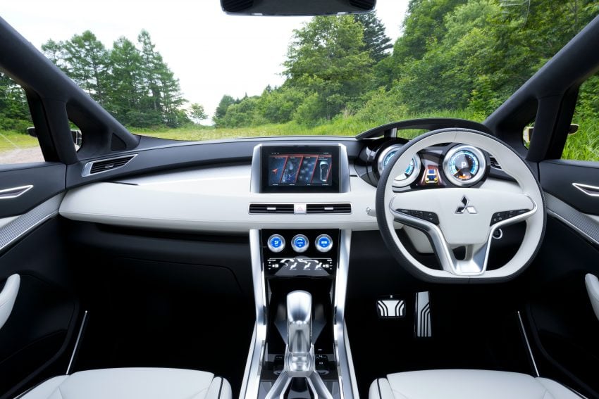 GIIAS 2016: Mitsubishi XM Concept makes world debut, low MPV to rival Avanza, Mobilio in Indonesia 533628