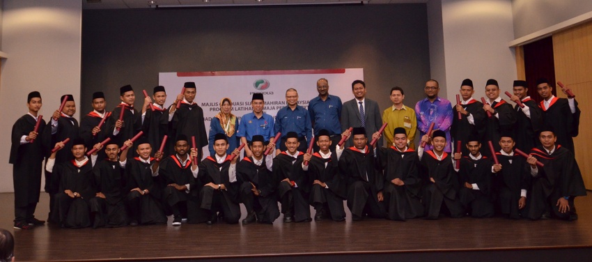 Perodua Youth Training Programme sees 17 new grads 539892