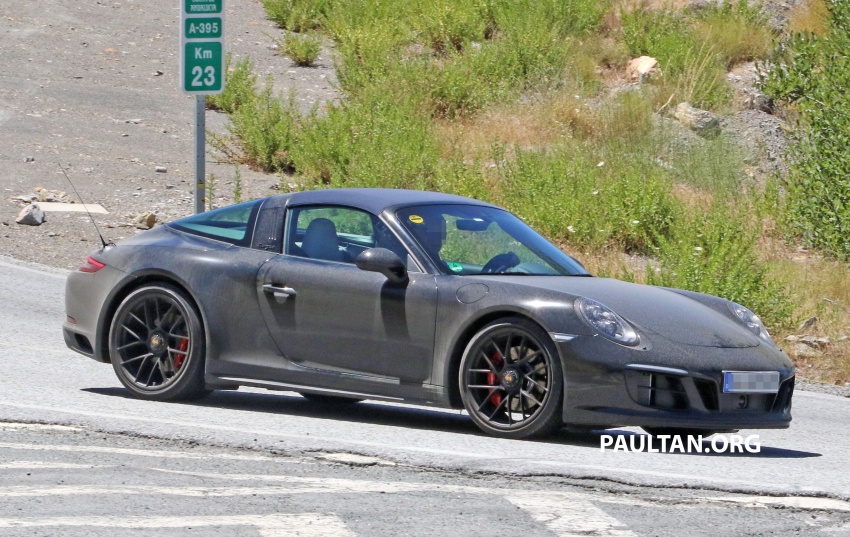 SPYSHOTS: New Porsche 911 Targa GTS seen testing 541483