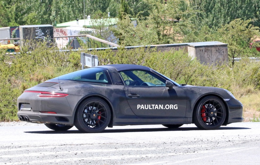 SPYSHOTS: New Porsche 911 Targa GTS seen testing 541485