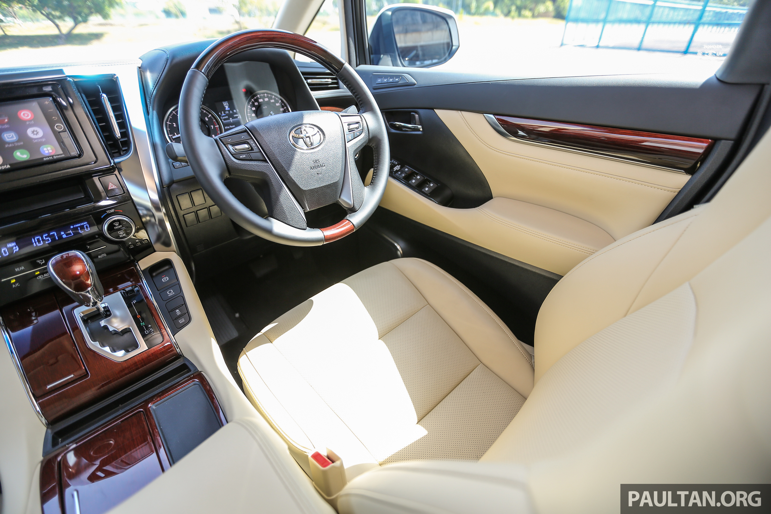 Toyota Alphard 2016 Interior