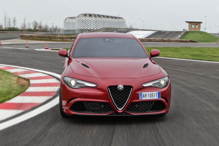 VIDEO: Alfa Romeo Giulia Quadrifoglio dinobat kenderaan sedan produksi terpantas di Nurburgring 547829