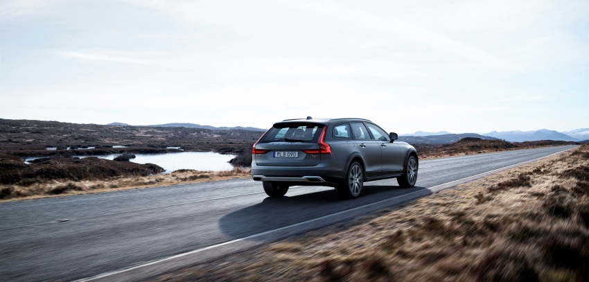 Volvo V90 Cross Country – wagon serba boleh generasi baharu kini diperkenalkan secara rasmi 550057