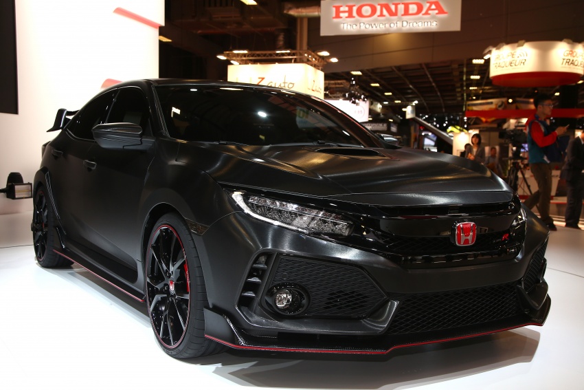 Honda Civic Type R Prototype races to Paris show 557267