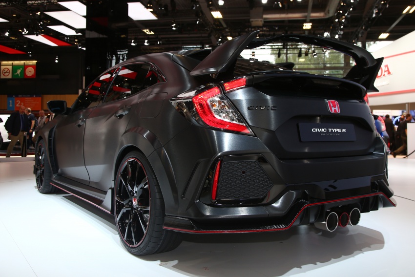 Honda Civic Type R Prototype races to Paris show 557261