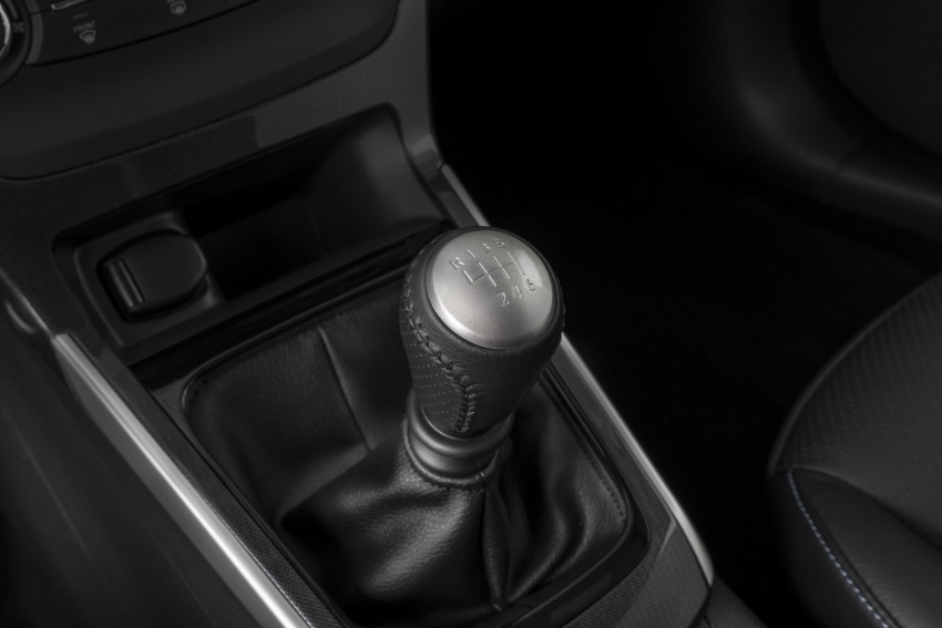 2017 Nissan Sentra SR Turbo – 1.6L DIG-T, 188 hp, 6MT 548558