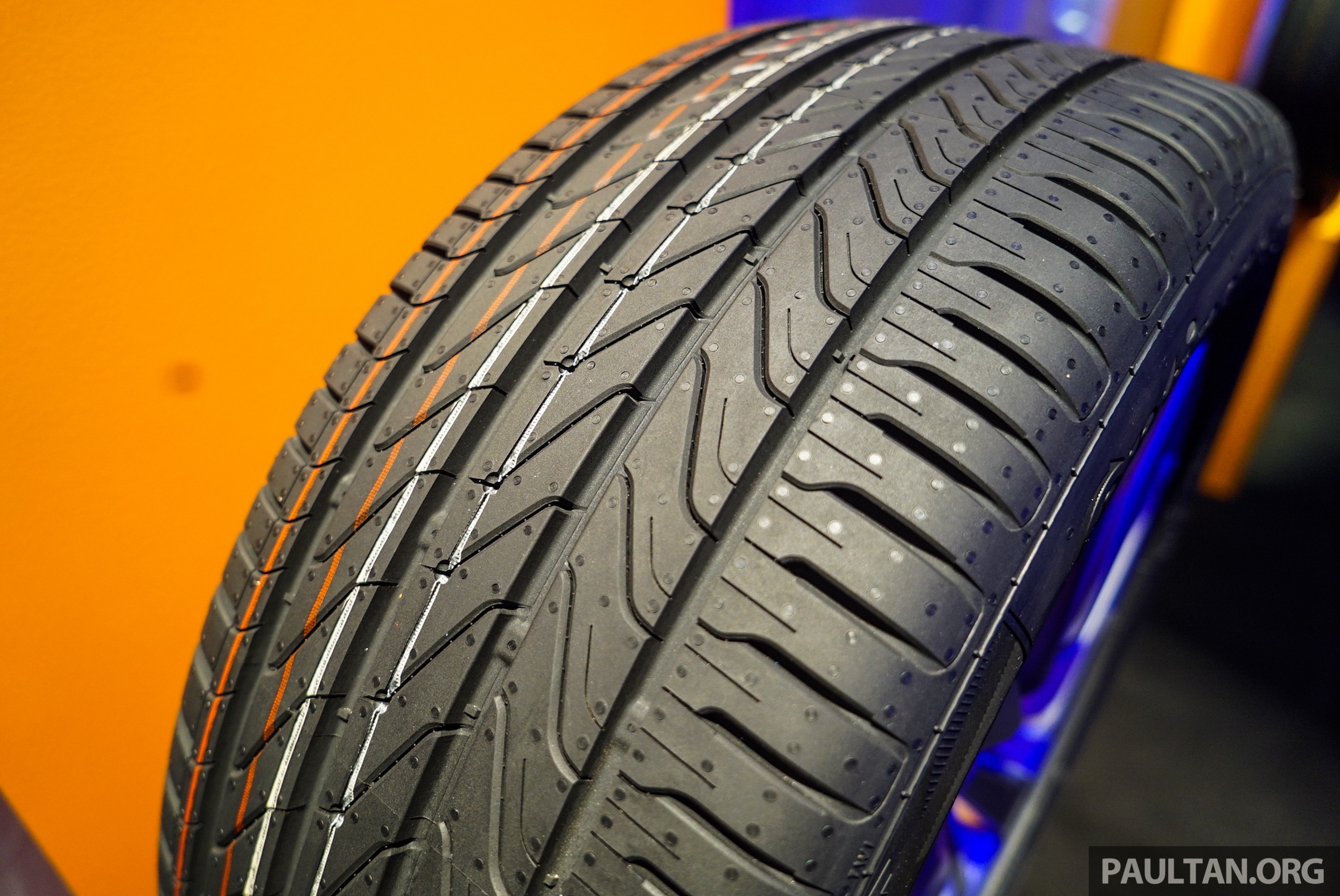 Continental ULTRACONTACT 195/65 r15. Continental 195/50r15 82h ULTRACONTACT TL. Continental ULTRACONTACT uc6 175/65r14 82t.