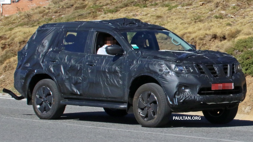 SPIED: Nissan NP300 Navara SUV in production guise 548775