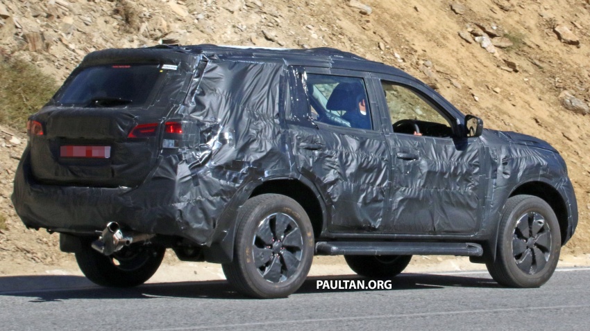 SPIED: Nissan NP300 Navara SUV in production guise 548779
