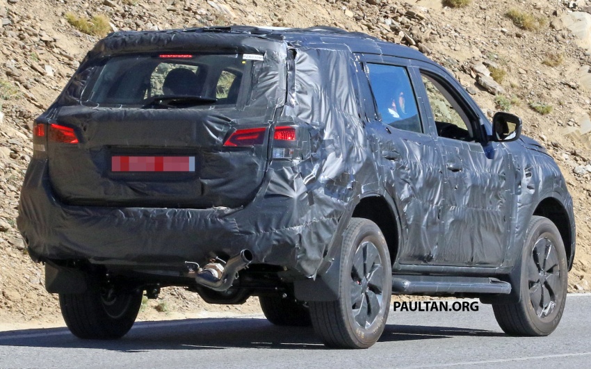 SPIED: Nissan NP300 Navara SUV in production guise 548780