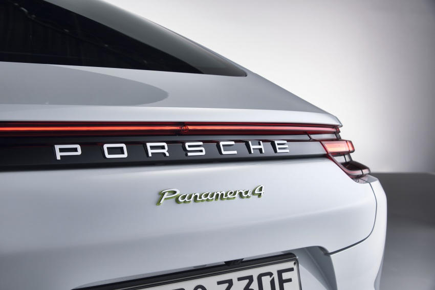 Porsche Panamera 4 E-Hybrid – 462 hp plug-in hybrid 547685