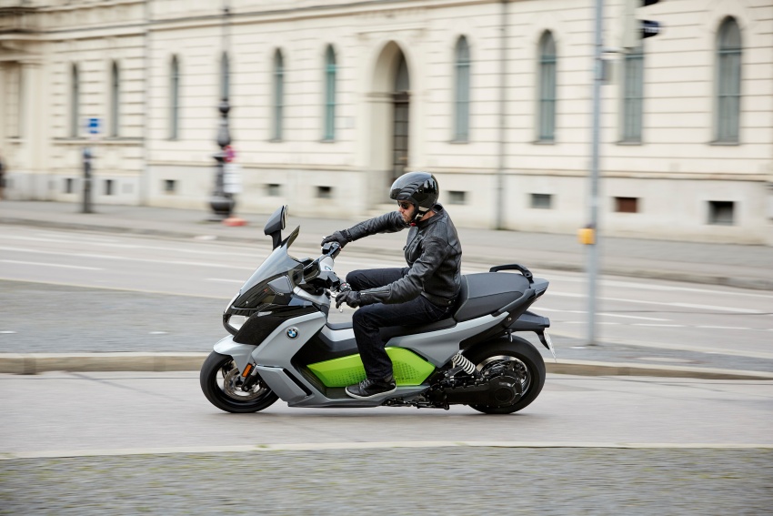 BMW C evolution e-scooter: up to 26 hp, 160 km range 548158