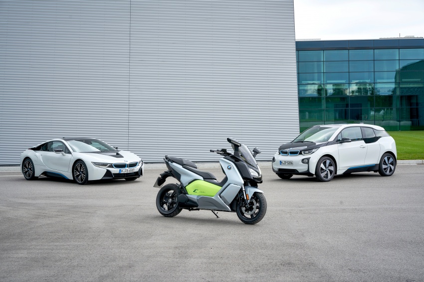 BMW C evolution e-scooter: up to 26 hp, 160 km range 548137
