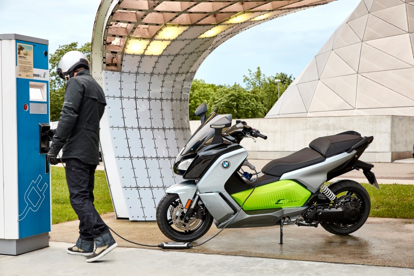 BMW C evolution e-scooter: up to 26 hp, 160 km range 548141