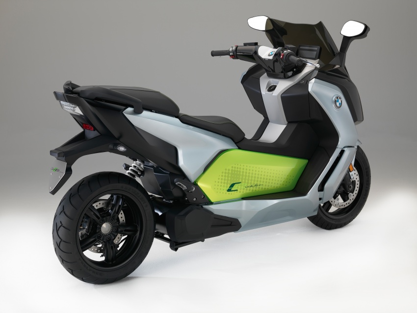 BMW C evolution e-scooter: up to 26 hp, 160 km range 548171