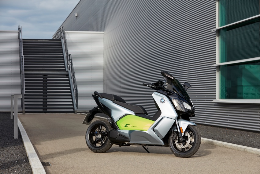 BMW C evolution e-scooter: up to 26 hp, 160 km range 548114