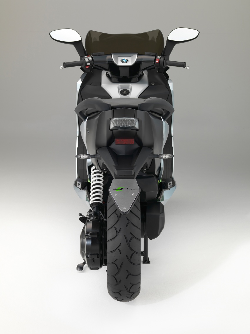 BMW C evolution e-scooter: up to 26 hp, 160 km range 548132