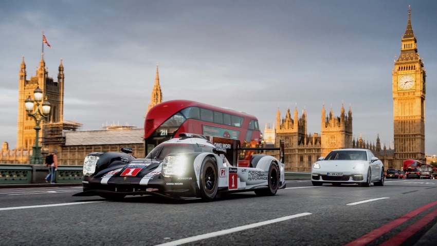 From Le Mans to London – Mark Webber drives the Porsche 919 Hybrid LMP1 in the British capital 554864
