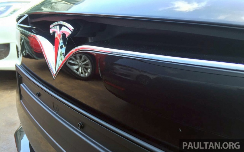 First batch of Tesla Model S on way in to Malaysia – shipment consists of 10 units of the 70 and P90D 553398