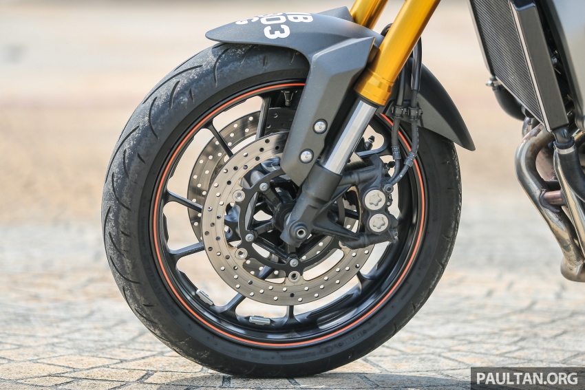 REVIEW: 2015 Yamaha MT-09 – more is always better? 557557