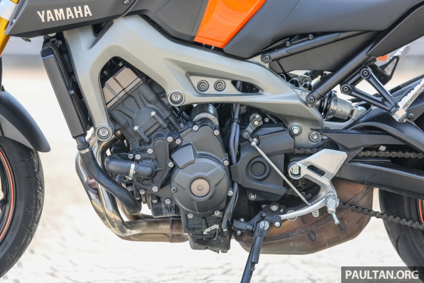 REVIEW: 2015 Yamaha MT-09 – more is always better? 557558